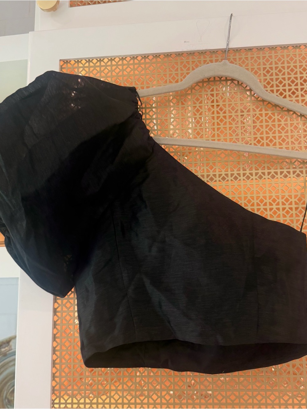 C/MEO Collective Black one shoulder cropped shirt! EUC! Small - Picture 4 of 4